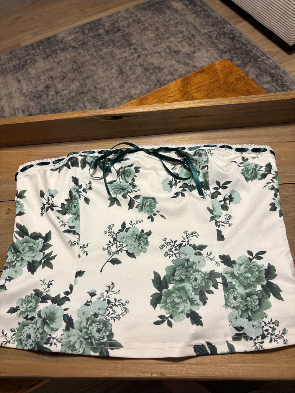 Kimchi Blue Floral Satin Bandeau Crop Boho Coquette Feminine Floral Large - Picture 6 of 6